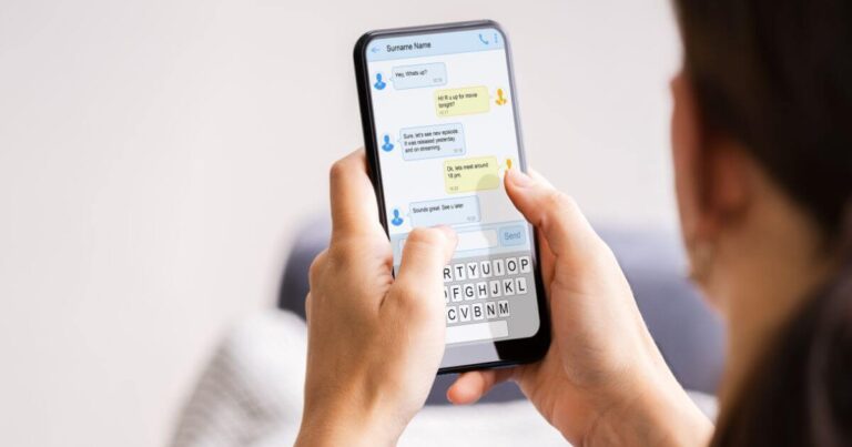 A woman negotiating D/s over text.